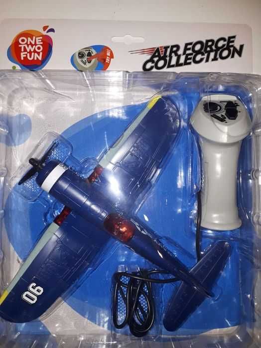 Avion telecomandat pe fir, din seria Air force collection