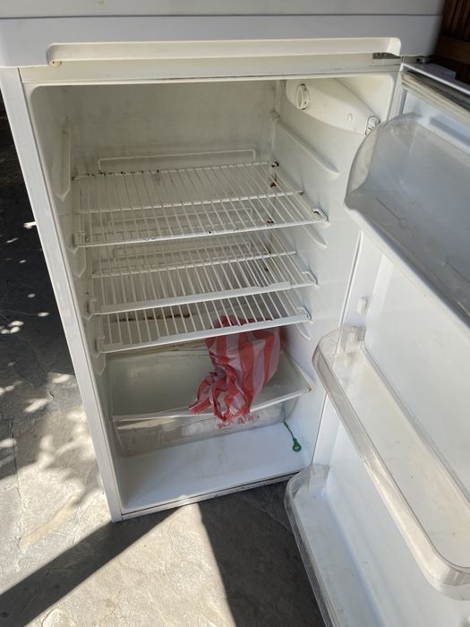 Хладилник с горна камера