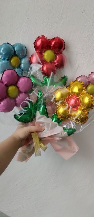 Цветы шарики подарок