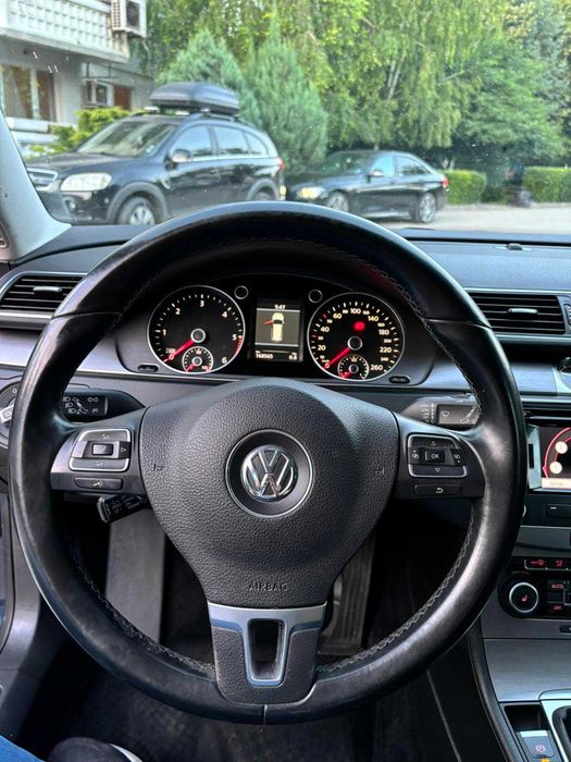 Фолксваген Пасат комби 2.0 TDI 140 кс Германия панорама нов внос -