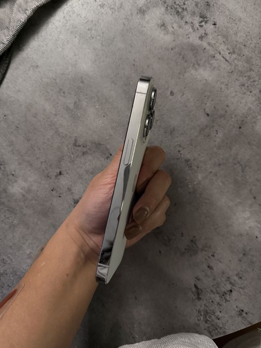 iPhone 14 pro 256 гб (белый)