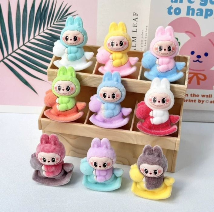 Продаются светящиеся в темноте куклы Лабубу