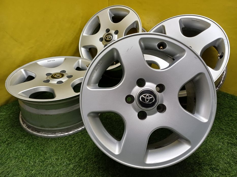 Диски R16 5x114.3 на Toyota и другие.