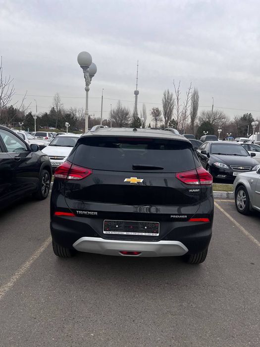 Tracker 2024 premier plus full pozitsiya