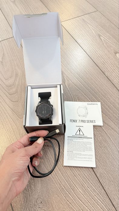Продам часы Garmin Fenix 7s pro