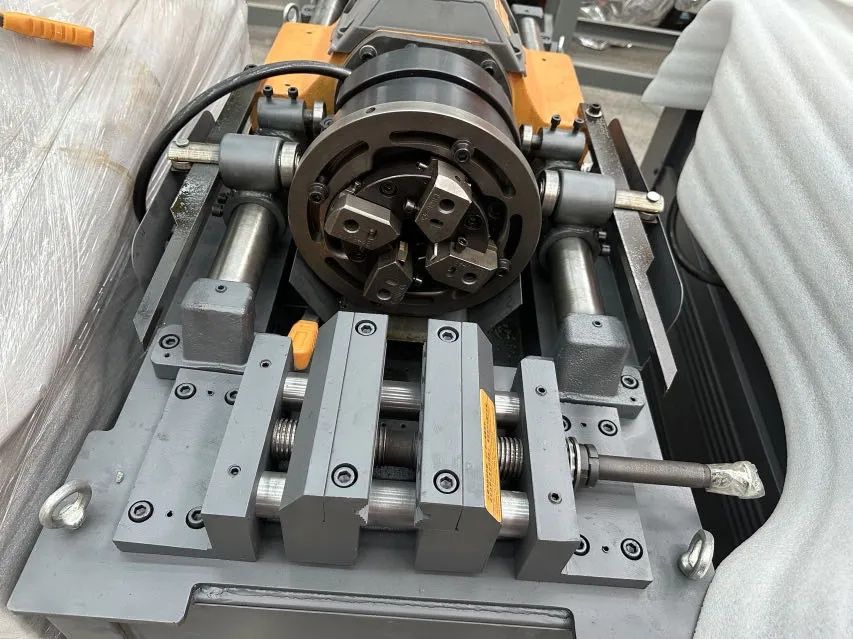 Аренда прокат инструментов Станок для нарезки Резьбы на Арматуры 24.7