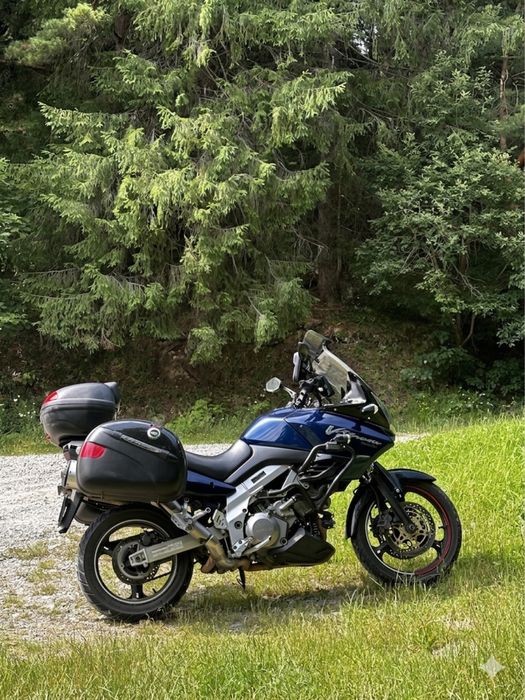 Suzuki V Strom Dl1000 2003, 100 CP  Touring cu side case si topcase