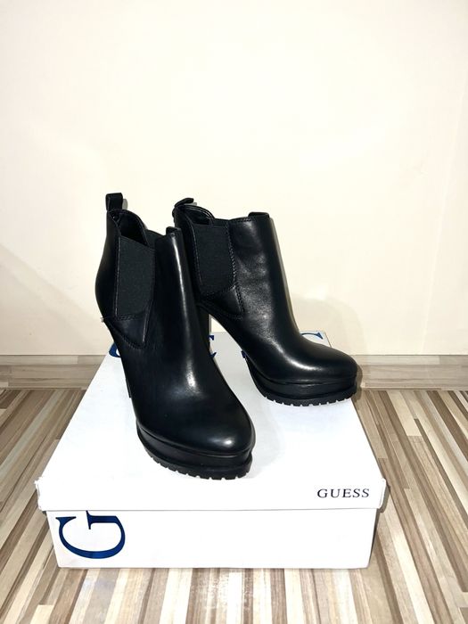 обувки Guess с ток
