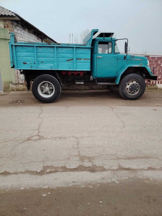 Зил самосвал сотилади