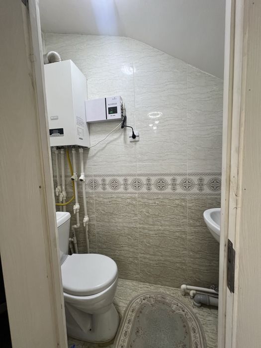 KOTTEJ sotiladi,3-xona,metroni yonida.