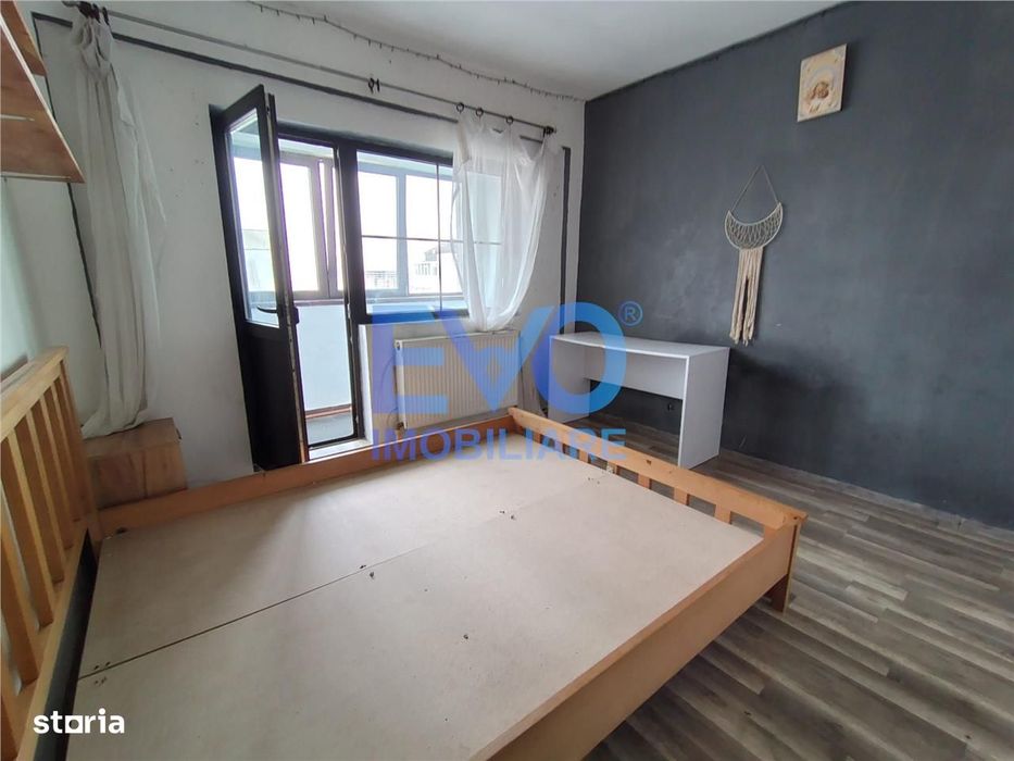 Apartament cu 4 camere de vanzare, zona Dacia