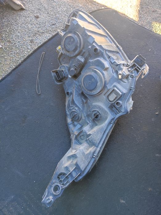 Ляв фар за Пежо-208