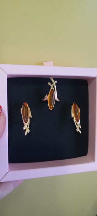 Комплект с янтарем