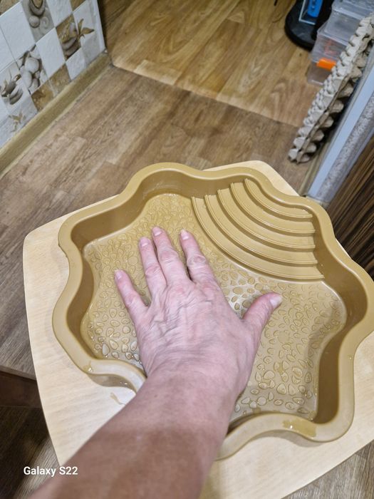 Продам бассейн-поилку для рептилий.