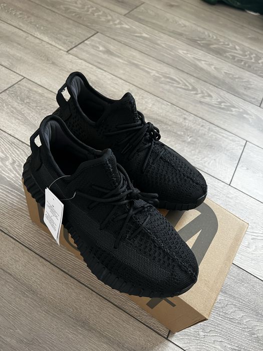 Adidasi Yeezy 350 Onyx