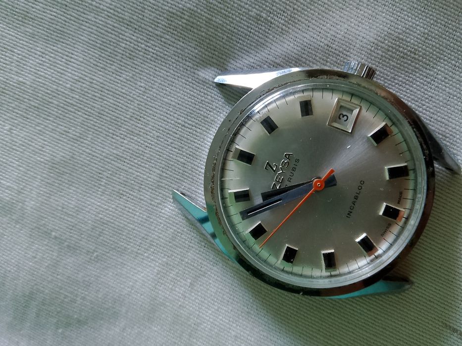 Продавам мъжки часовник ZEYSA