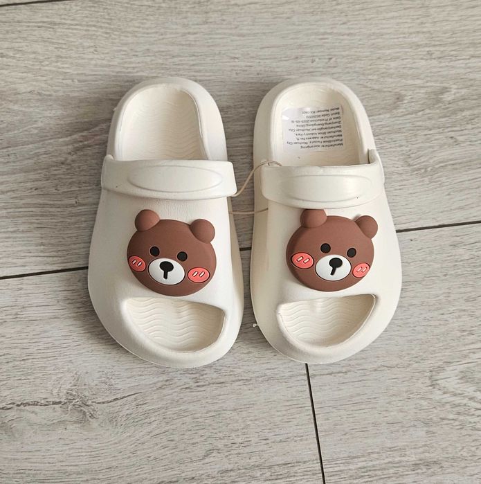 Papuci, marime 24-25