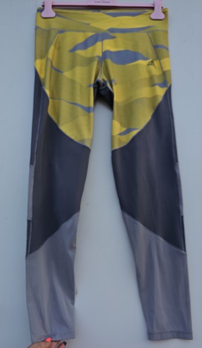 Adidas оригинален дамски клин Л размер нов