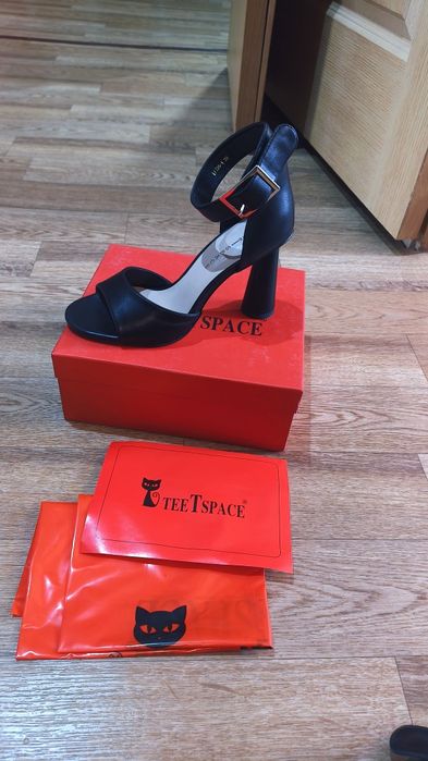 Босоножки TeeTspace новые 39 размер