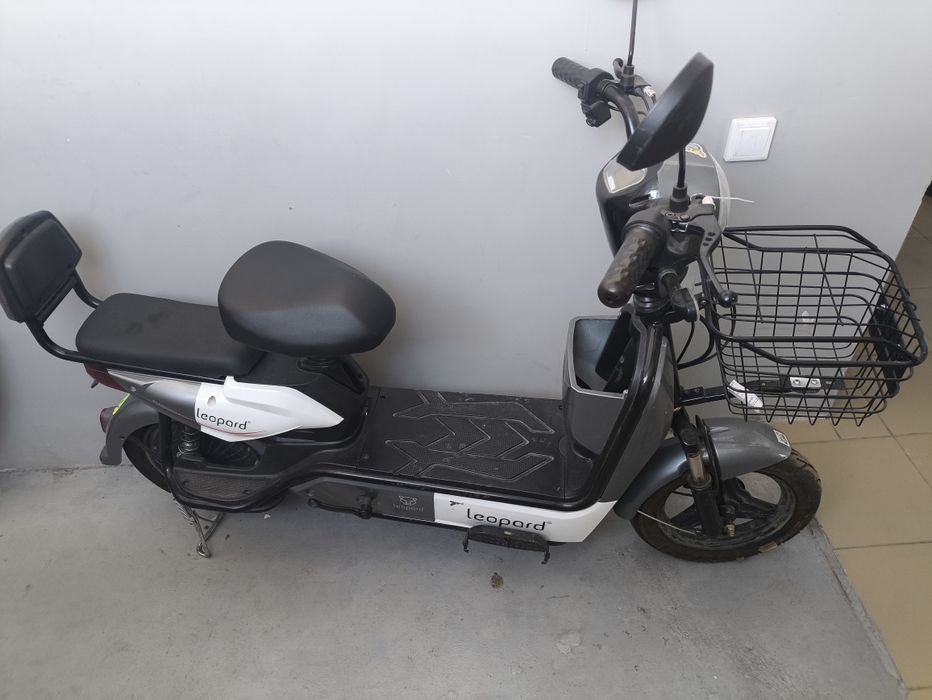 продам электроскутер-велосипед