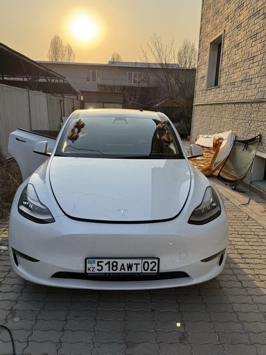 Автостекла на все марки TESLA