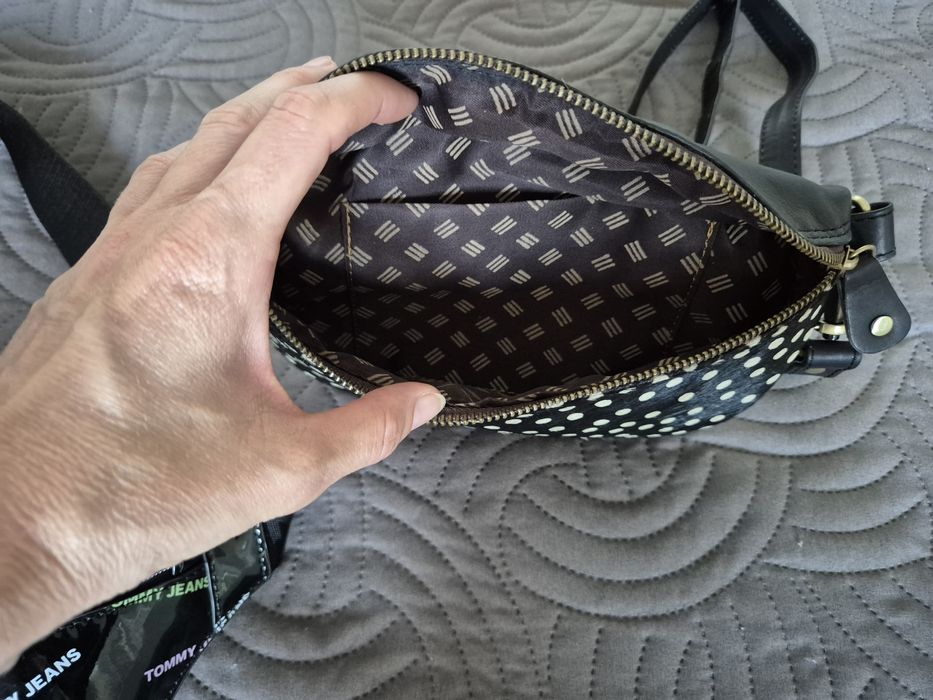 Оригинална чанта Tommy Hilfiger, чанта естествена кожа с косъм,