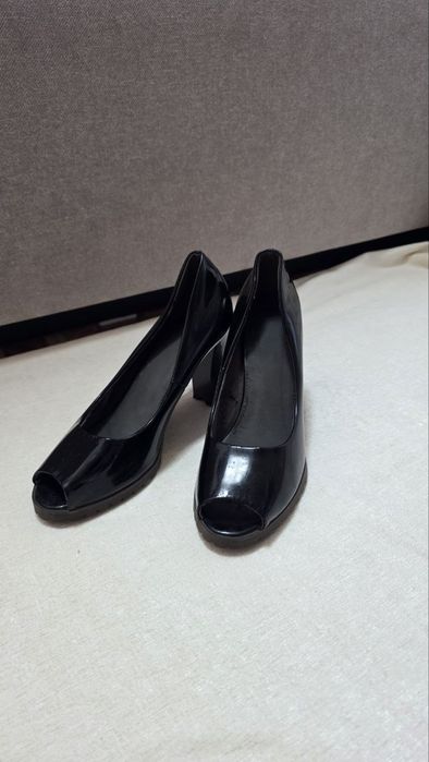 Обувь размер 37.