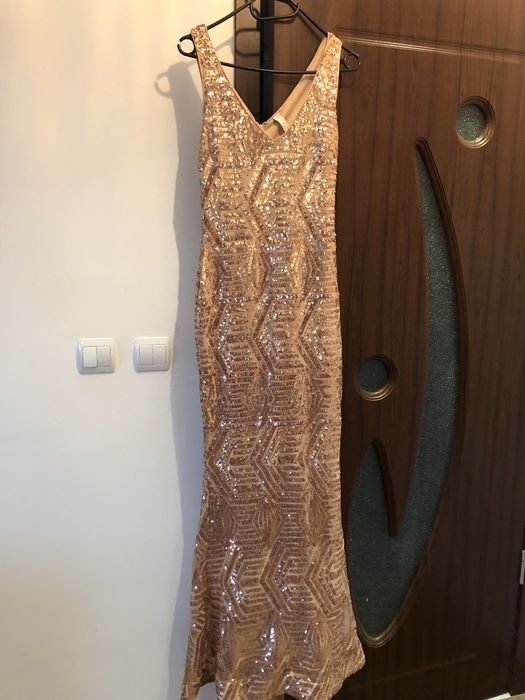 Официална рокля