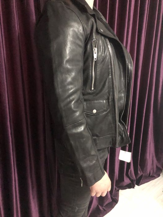 Vând geaca piele Zara man ,biker