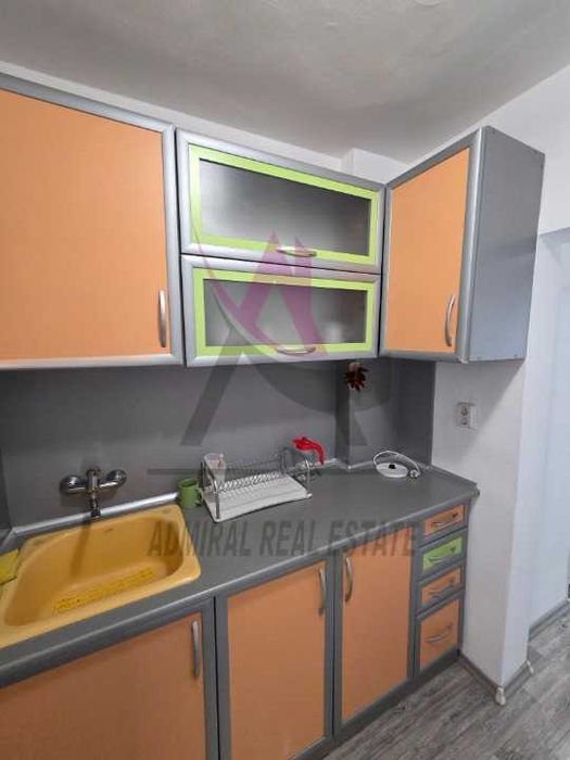 Просторен двустаен -Левски