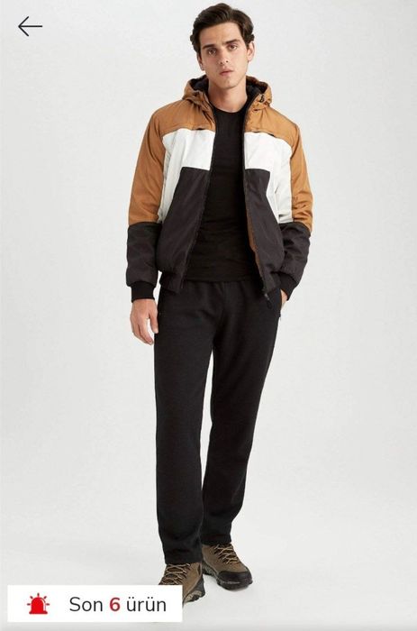 Куртка зимняя тёплая-терма 
 Непромокаемая. 
Размер S.
  Цена; 600 тыс