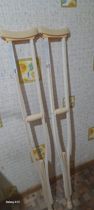 Продам Костыль новый