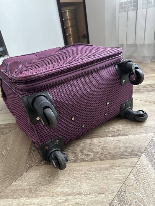 Продается чемодан