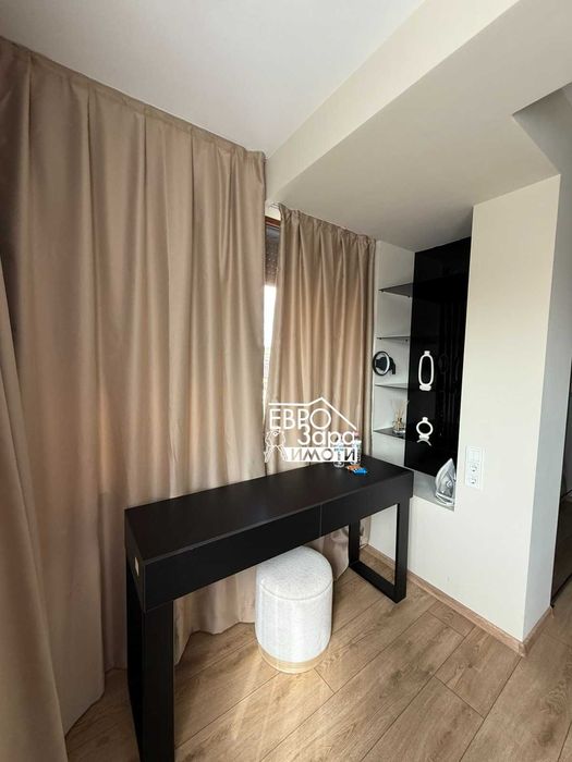 Просторен тристаен апартамент за наем в ТОП ЦЕНТЪР