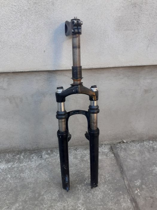 Vând furca pentru bicicletă