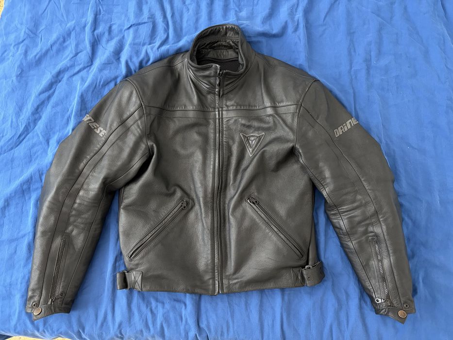 Кожено мото яке Dainese 56 (XL) с протектори на рамене и лакти