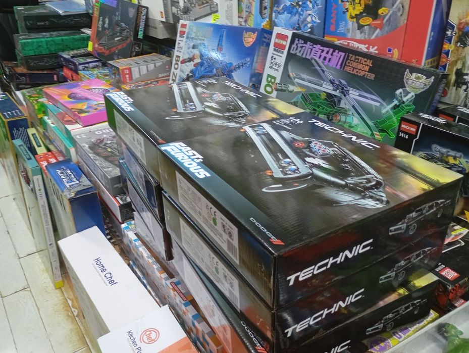 Конструктор Technic Dom's Dodge Charger 6096 / Yangi, 6 dona bor