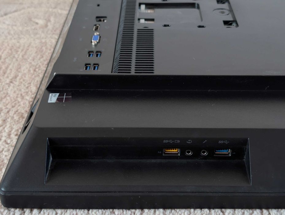 Calculator Lenovo ThinkCentre M93z, Display 24" Full HD, intel i7-4790, 8GB RAM, SSD