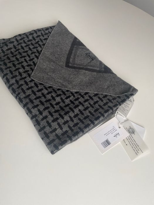 Esarfa , Lala Berlin Triangle Scarf – 100% Cashmere