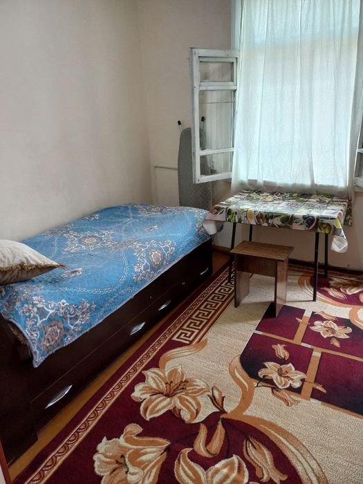 Узбум яшнобод дустлик метросида  1 хона ижарага уй