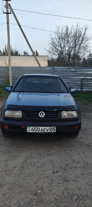 Volkswagen VENTO 1992 года