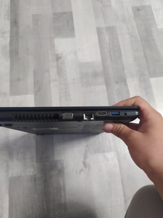 Acer Aspire sotiladi  srochona