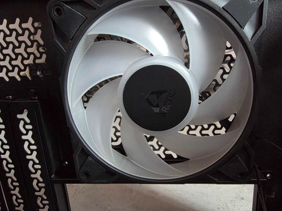 Vand CORSAIR 3500X ARGB Mid-Tower ATX PC Case