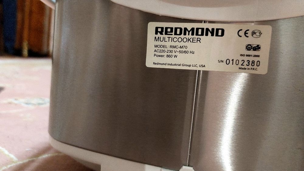 Мультиварка Redmond RIKANTO 800W. Отличное состояние. Новый. Ташкент