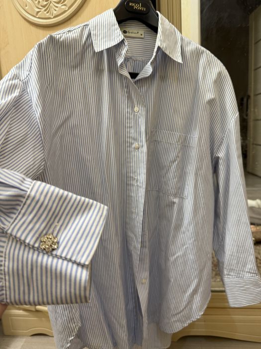 Рубашки разные отличного качества