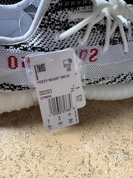 Yeezy 350v2 Zebra 42