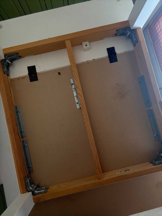 Продавам бяла разтегателна маса IKEA NORDVIKEN
