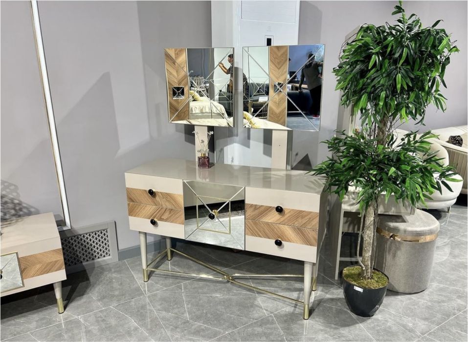 Спальный гарнитур Lotus