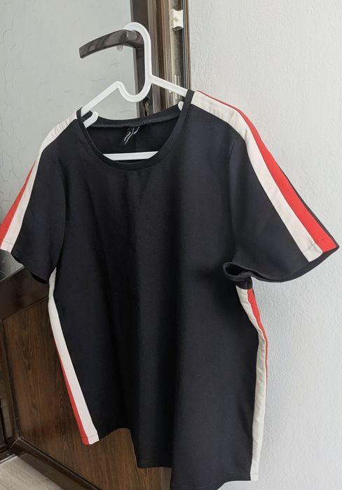 Bluza nouă mărimea L pentru doamne domnișoare