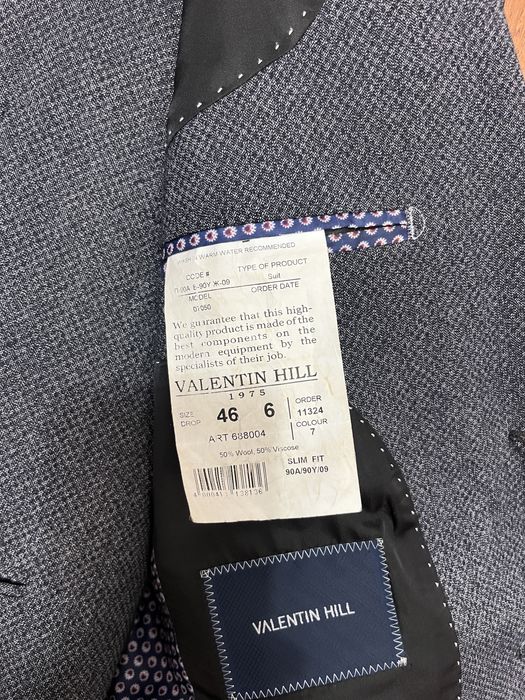 Костюм тройка серый Valentin Hill